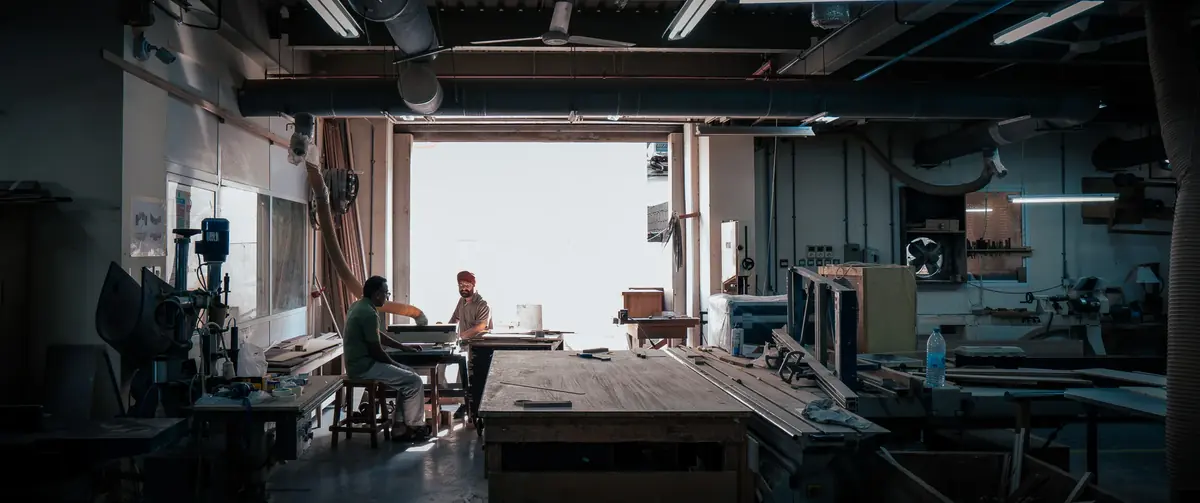 Oman Factory: traditional marquetry, khatam and hand-carving
