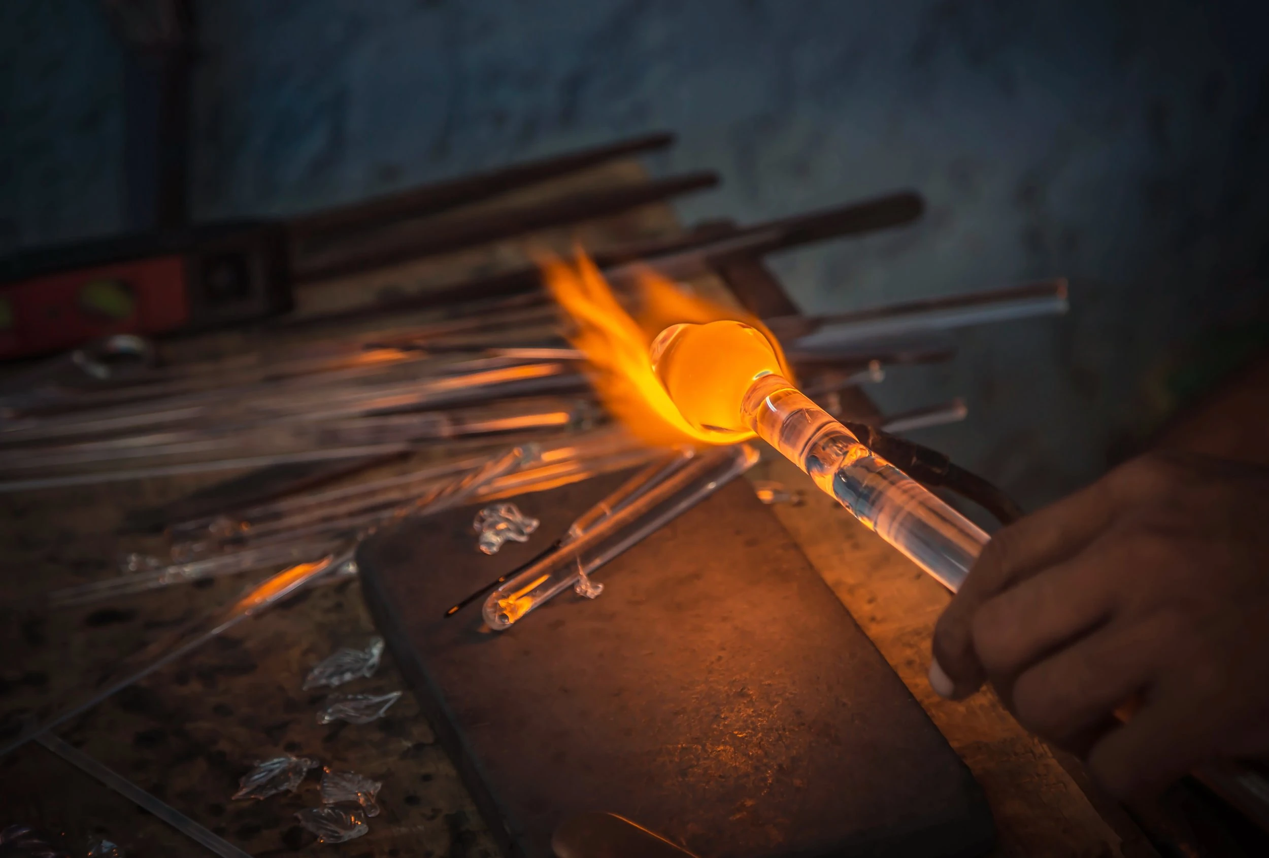 Shaping the hot glass