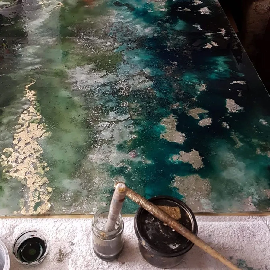 Verre églomisé leafing process
