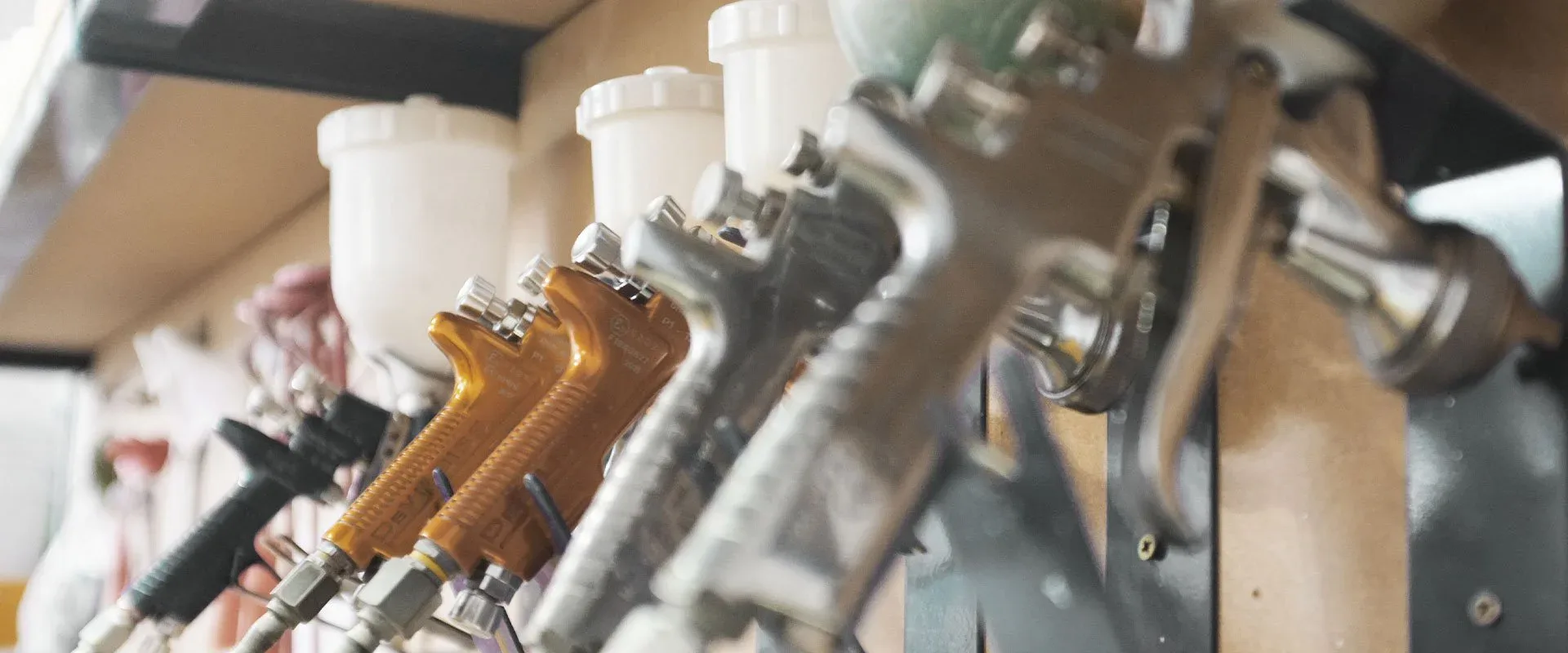 Lacquer spray guns