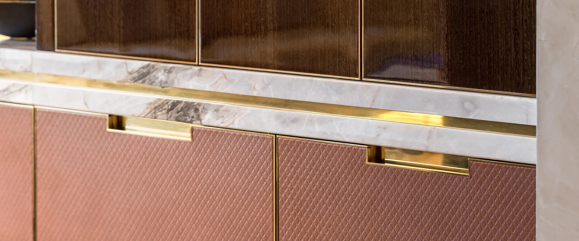 Metal inlays: drawing in brass and bronze