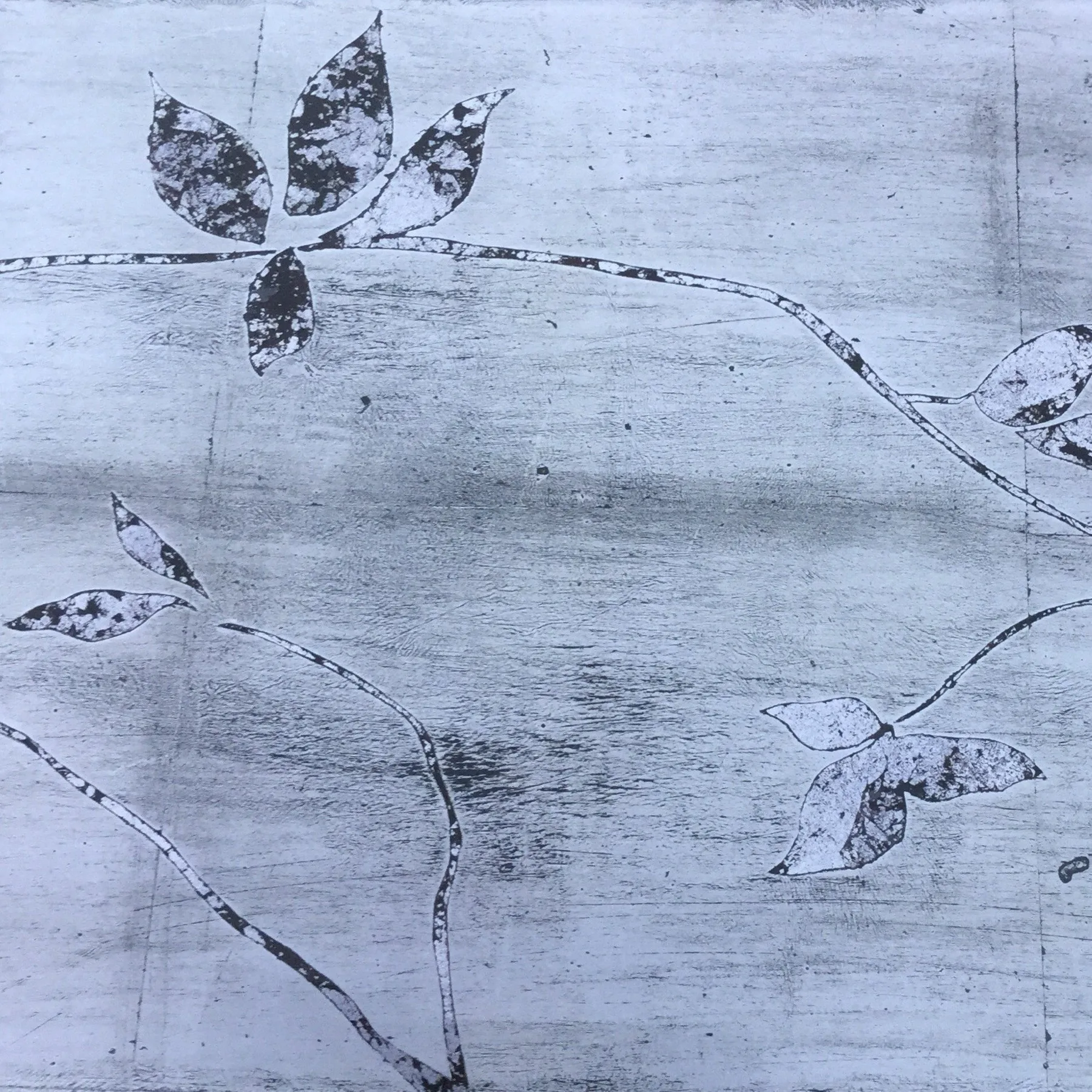 Trailing Leaf Verre Eglomise Design