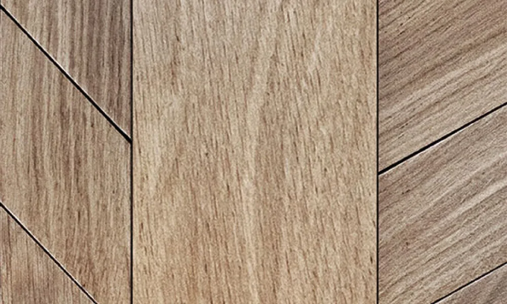 Forêt Linéaire in the grand format: large flat-grain oak panels