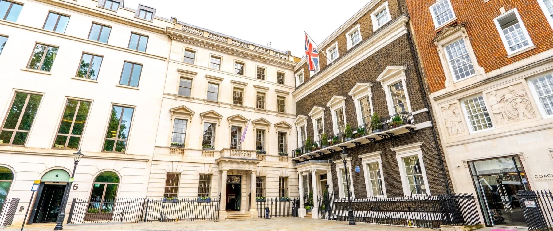 St. James's Square — Exterior