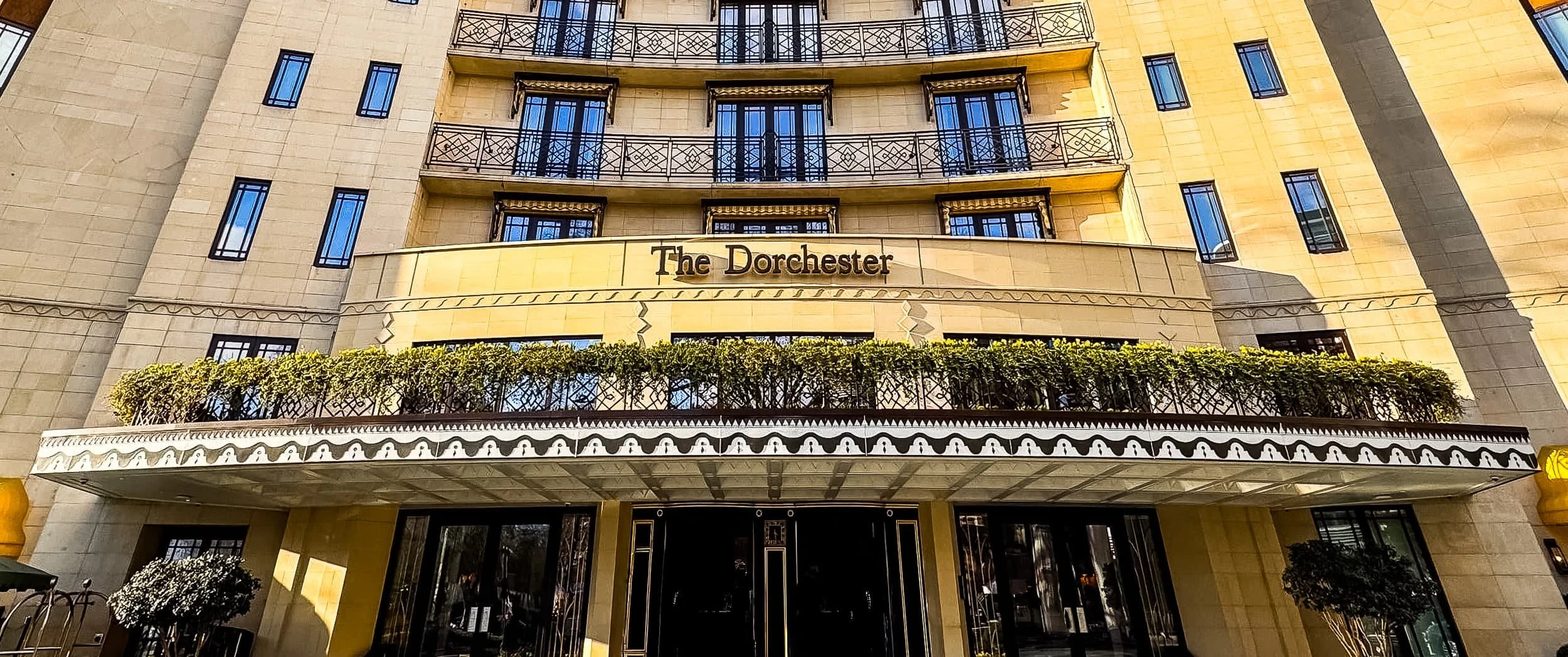 The Grill at The Dorchester bespoke banquette seating